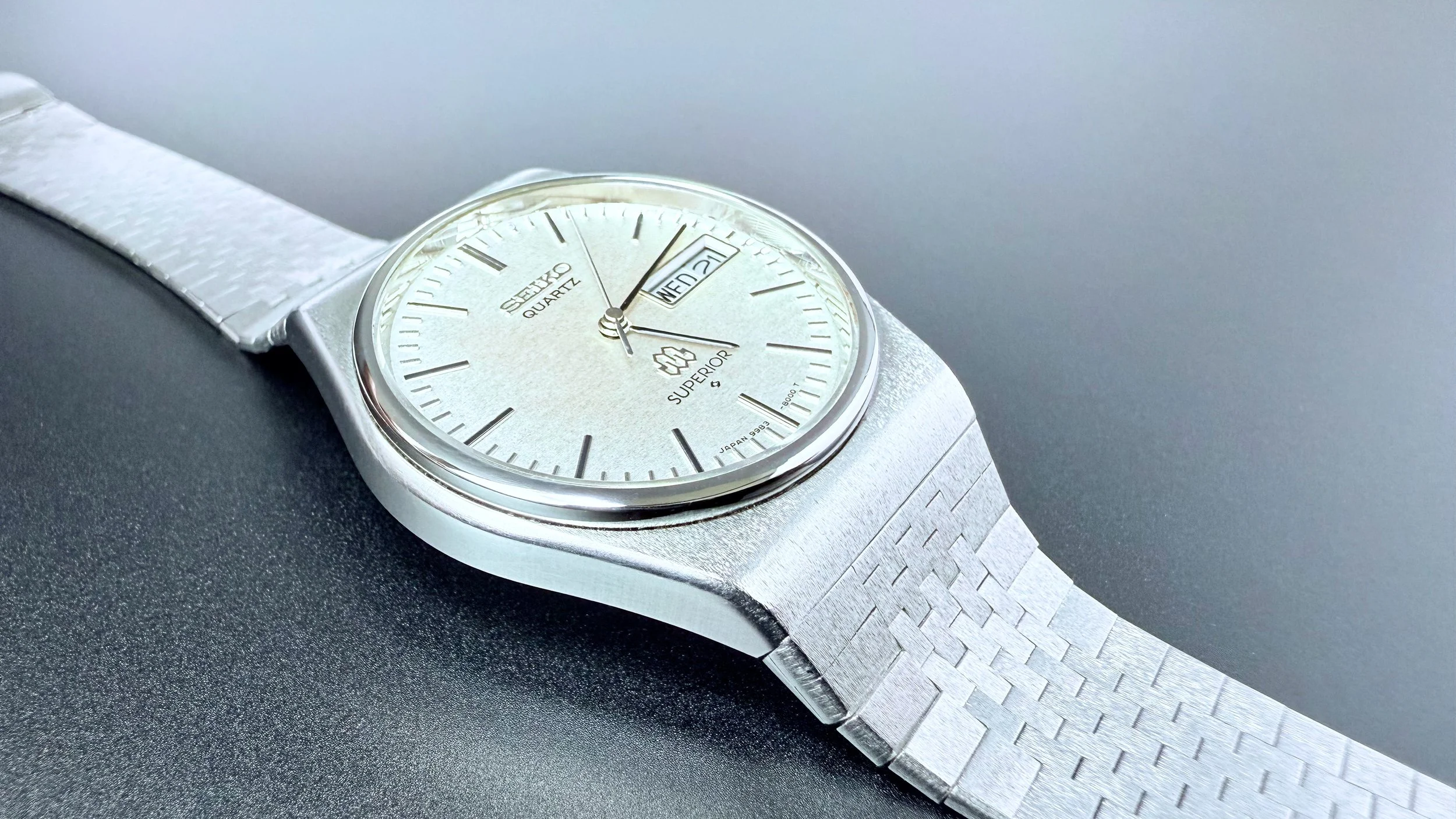 SEIKO スーペリア9983-8000 クォーツ腕時計 Seiko Superior 9983-8000 Vintage Day Date Silver Round